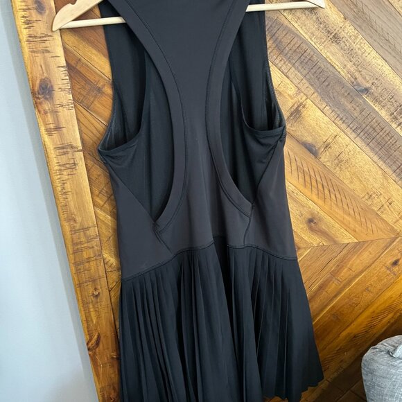 Athleta Pleated Tennis Dress Black Size Medium - Picture 3 of 4